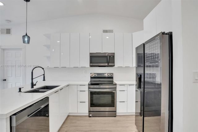 1330 SW 135th Ct, Miami, FL 33184