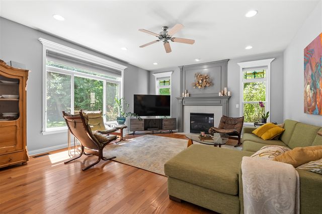 9731 Southern Oaks Court, Portage, MI 49002