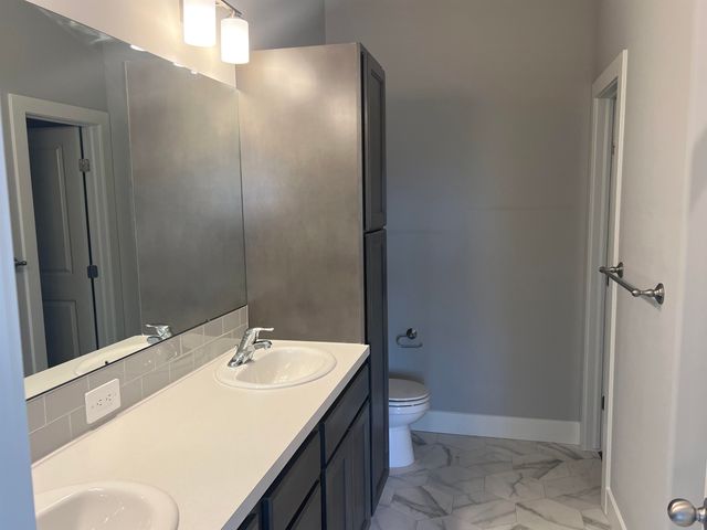 2323 S Hickory Creek St, Wichita, KS 67235