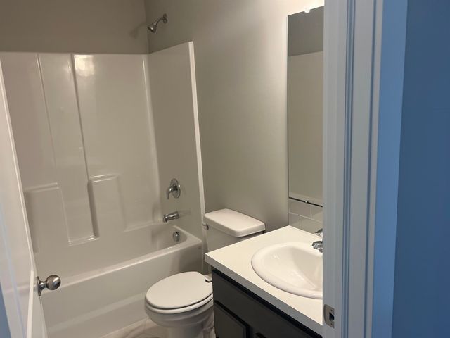 2323 S Hickory Creek St, Wichita, KS 67235