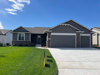 2323 S Hickory Creek St, Wichita, KS 67235