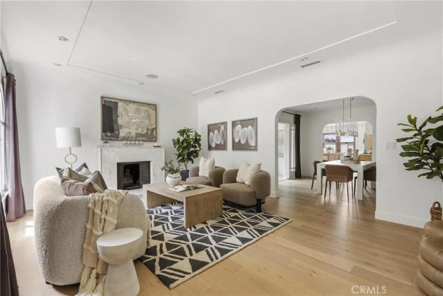 1519 Courtney Avenue, Los Angeles, CA 90046