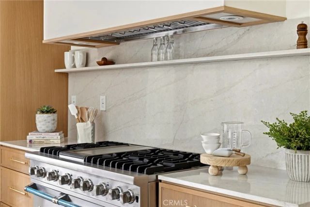 1519 Courtney Avenue, Los Angeles, CA 90046