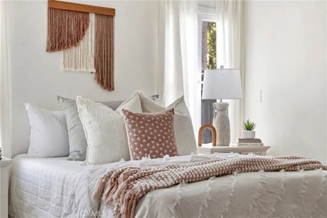 1519 Courtney Avenue, Los Angeles, CA 90046