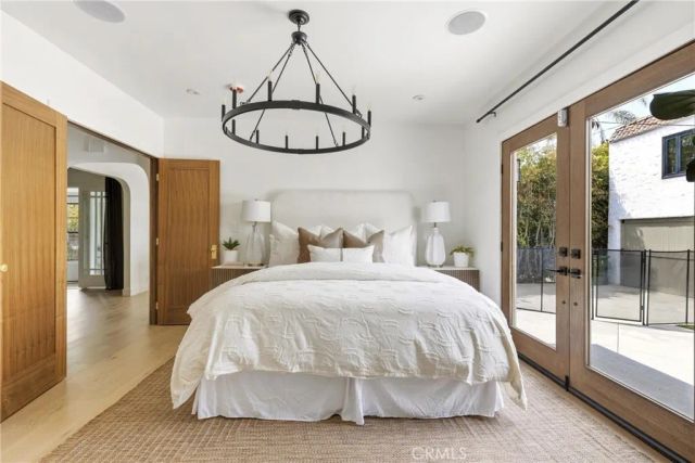 1519 Courtney Avenue, Los Angeles, CA 90046