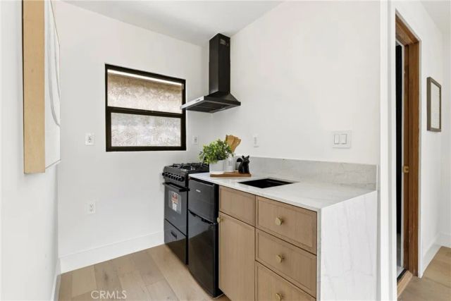 1519 Courtney Avenue, Los Angeles, CA 90046