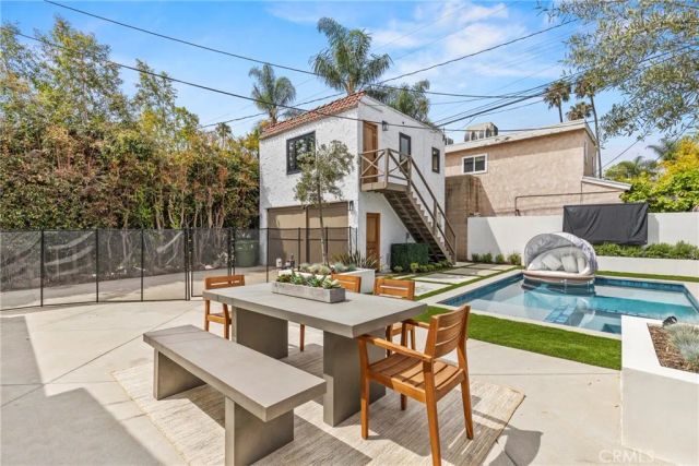 1519 Courtney Avenue, Los Angeles, CA 90046