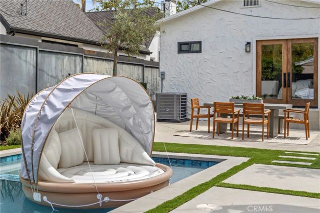 1519 Courtney Avenue, Los Angeles, CA 90046