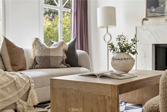 1519 Courtney Avenue, Los Angeles, CA 90046