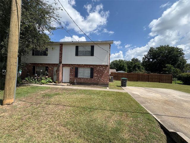 211 N Chestnut Street A, Tomball, TX 77375