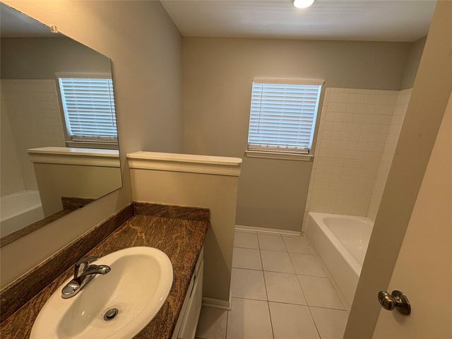211 N Chestnut Street A, Tomball, TX 77375
