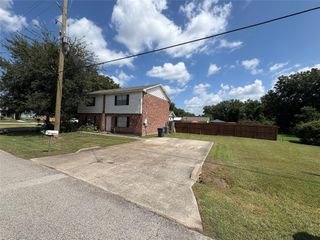 211 N Chestnut Street A, Tomball, TX 77375