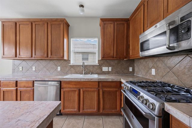 20521 Farm Pond LN, Pflugerville, TX 78660