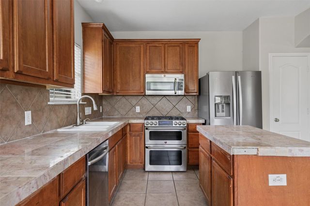 20521 Farm Pond LN, Pflugerville, TX 78660