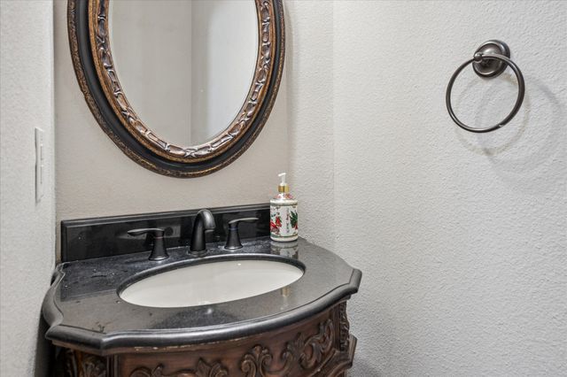 2470 Sunderland Lane, Lewisville, TX 75067