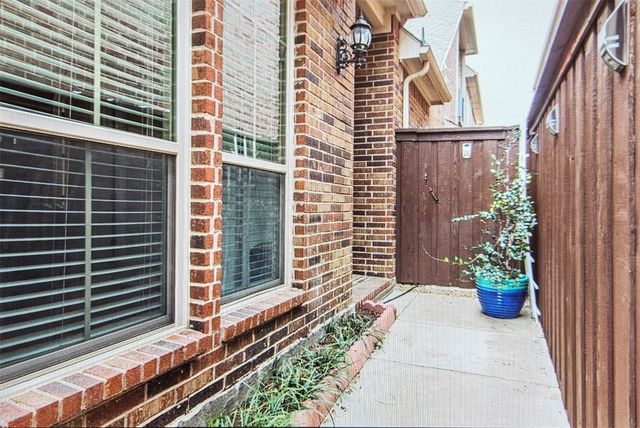 2470 Sunderland Lane, Lewisville, TX 75067