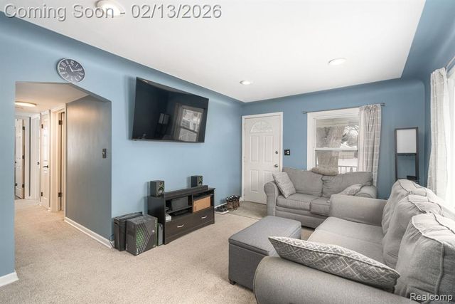 4976 Weddell Street, Dearborn Heights, MI 48125