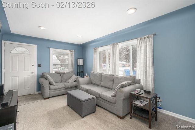 4976 Weddell Street, Dearborn Heights, MI 48125