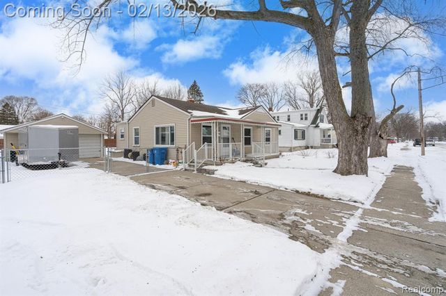 4976 Weddell Street, Dearborn Heights, MI 48125