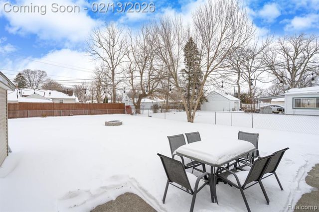 4976 Weddell Street, Dearborn Heights, MI 48125