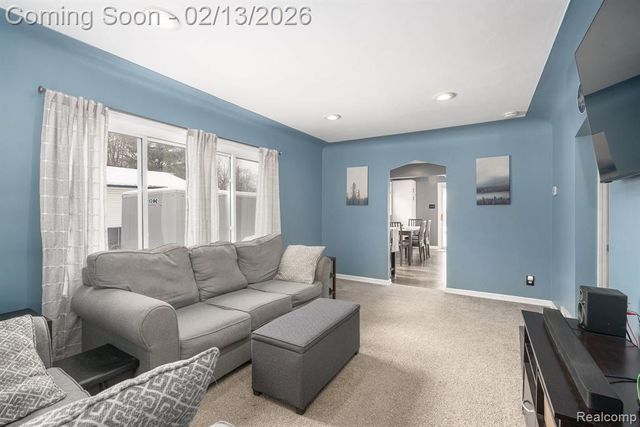 4976 Weddell Street, Dearborn Heights, MI 48125