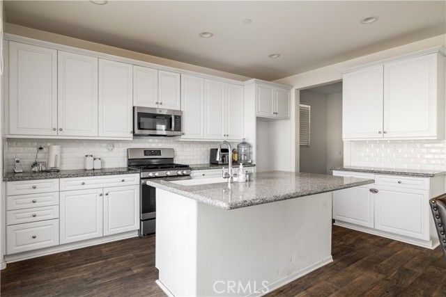 30800 Mossy Bend Ln., Murrieta, CA 92563