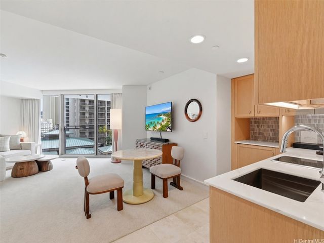 223 Saratoga Road 812, Honolulu, HI 96815