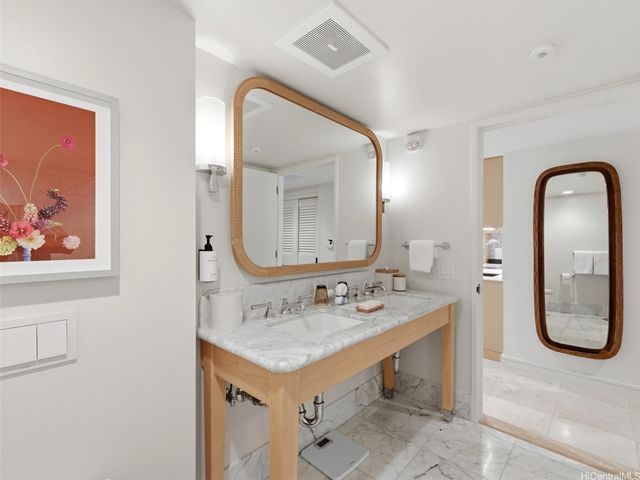 223 Saratoga Road 812, Honolulu, HI 96815