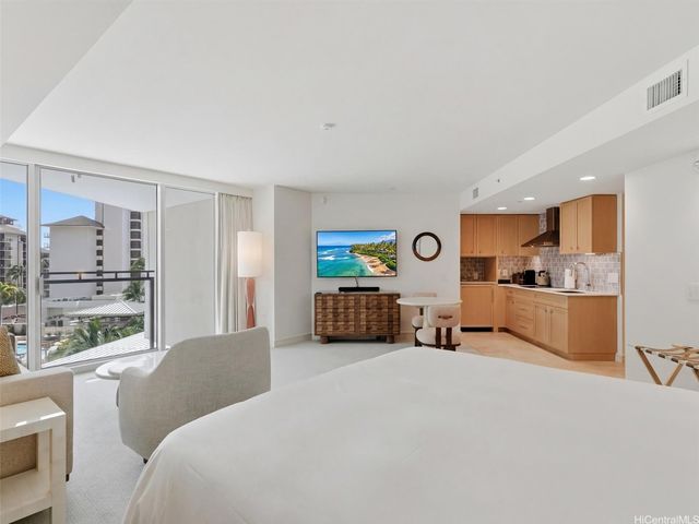 223 Saratoga Road 812, Honolulu, HI 96815