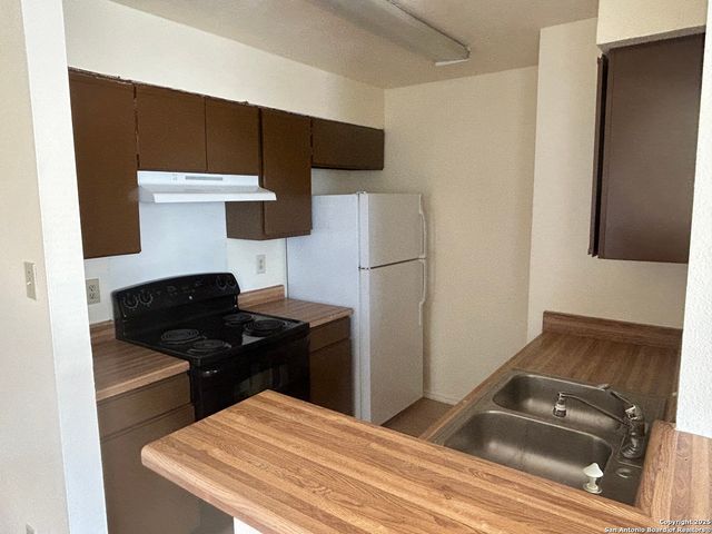 7229 Coral Springs, San Antonio, TX 78250