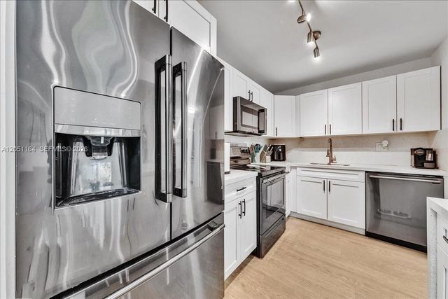 9225 SW 87th Avenue A12, Miami, FL 33176