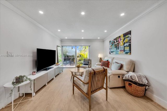 9225 SW 87th Avenue A12, Miami, FL 33176