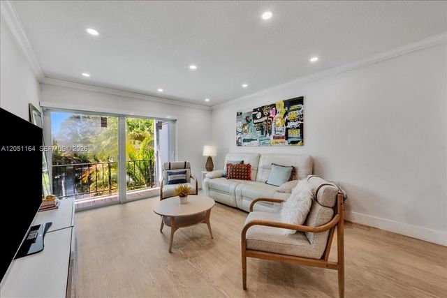 9225 SW 87th Avenue A12, Miami, FL 33176