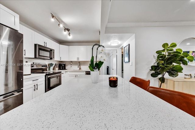 9225 SW 87th Avenue A12, Miami, FL 33176