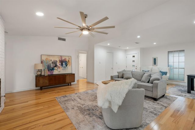 9910 Faylin DR, Austin, TX 78753