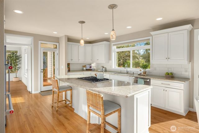 1245 High School Road NE, Bainbridge Island, WA 98110