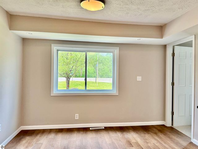 7160 W Cherry Avenue, Kewadin, MI 49648