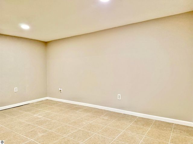 7160 W Cherry Avenue, Kewadin, MI 49648