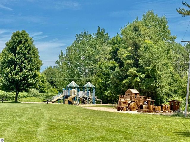 7160 W Cherry Avenue, Kewadin, MI 49648