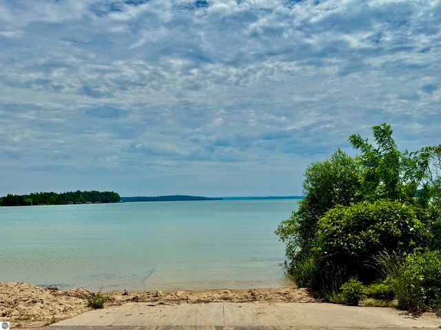 7160 W Cherry Avenue, Kewadin, MI 49648