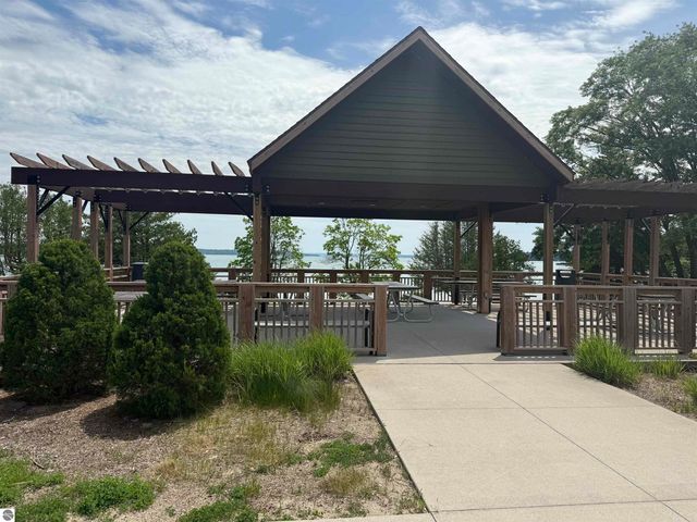 7160 W Cherry Avenue, Kewadin, MI 49648