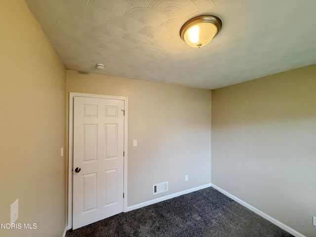 2653 Luverne Avenue, Oregon, OH 43616