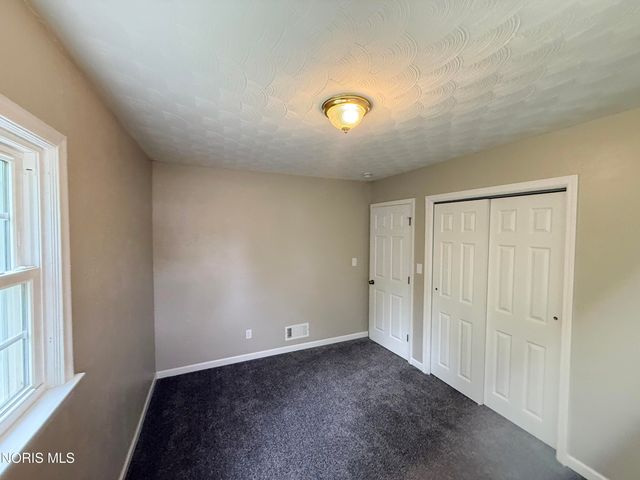 2653 Luverne Avenue, Oregon, OH 43616