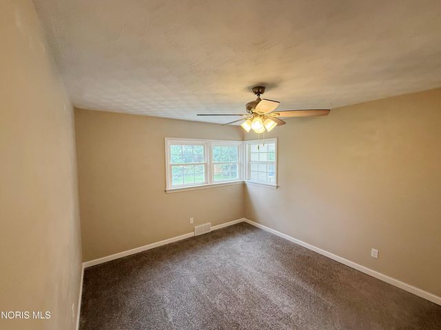 2653 Luverne Avenue, Oregon, OH 43616