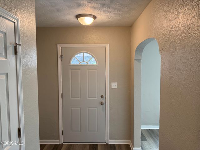2653 Luverne Avenue, Oregon, OH 43616