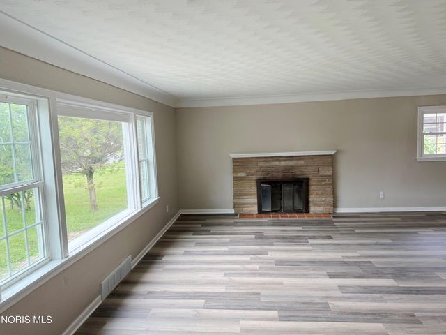 2653 Luverne Avenue, Oregon, OH 43616