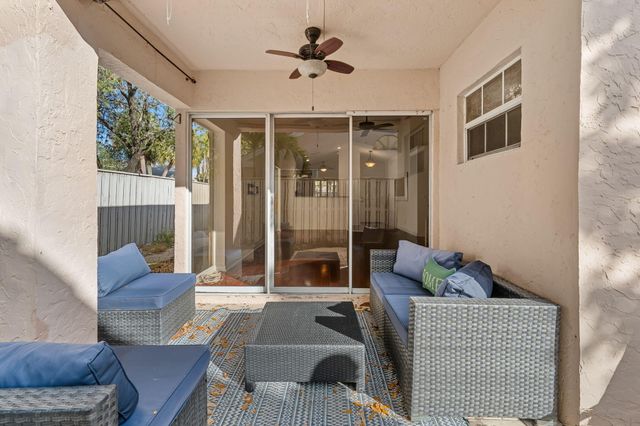 28 Governors Court, Palm Beach Gardens, FL 33418