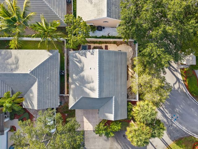 28 Governors Court, Palm Beach Gardens, FL 33418