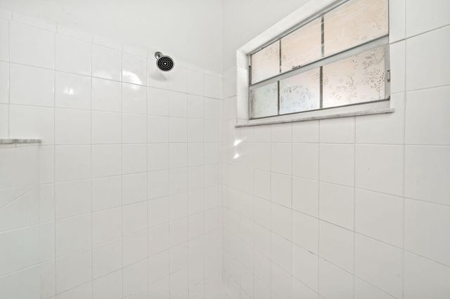 28 Governors Court, Palm Beach Gardens, FL 33418