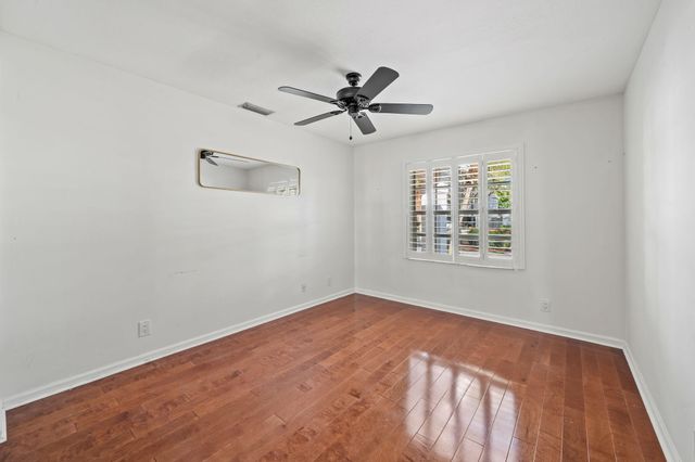 28 Governors Court, Palm Beach Gardens, FL 33418